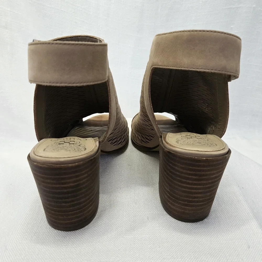 Vince Camuto Lavette Heels Womens 7M Taupe Laser Cut Perforated Peep Toe Booties